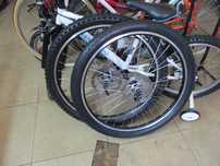 Rodas 26, c/ cubos, cassete 9V e disco 160 Shimano