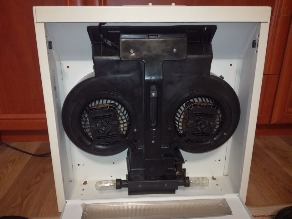 Вытяжка кухонная Turboair Tivoli Lux WH/F/50-S602