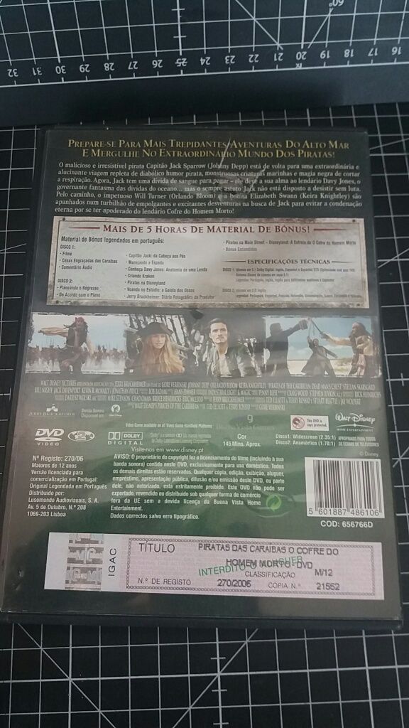 DVDs Piratas das Caraíbas edições especiais. Com 2 discos cada