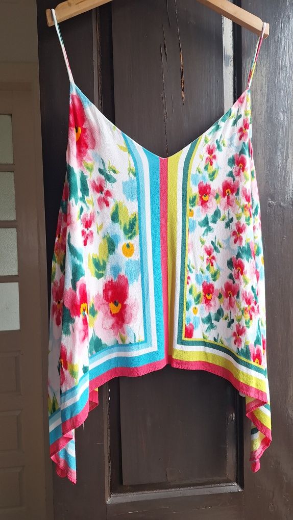 Top Alças Zara Floral

Tamanho M

Usado poucas vezes