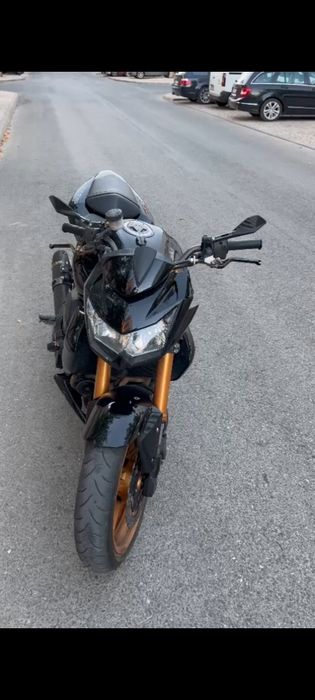 Kawasaki    Z750