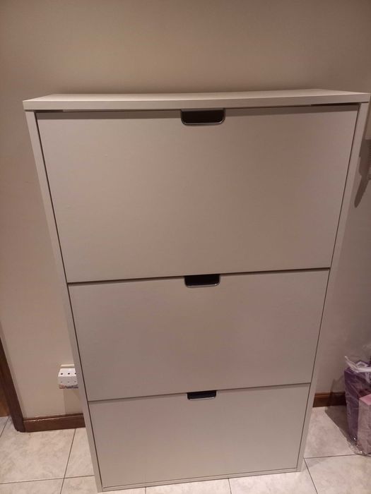 Sapateira usada (ikea]