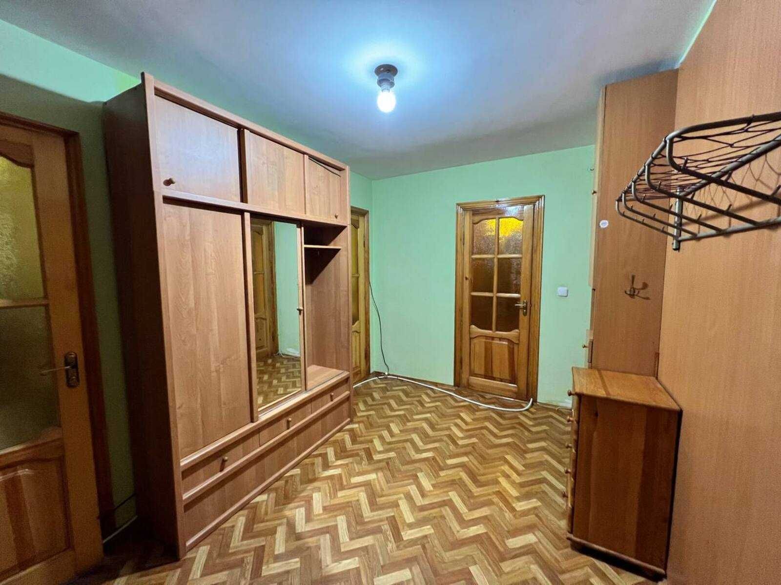 Продаж 3к квартири на вул. Павла Корнелюка