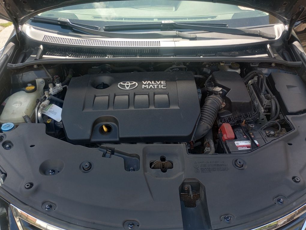 Piękna Toyota Avensis kombi mały przebieg od pierwszego właściciela
