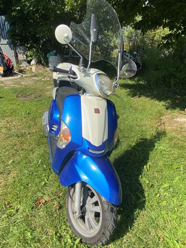 Motocykl skuter Kymco Like 2011