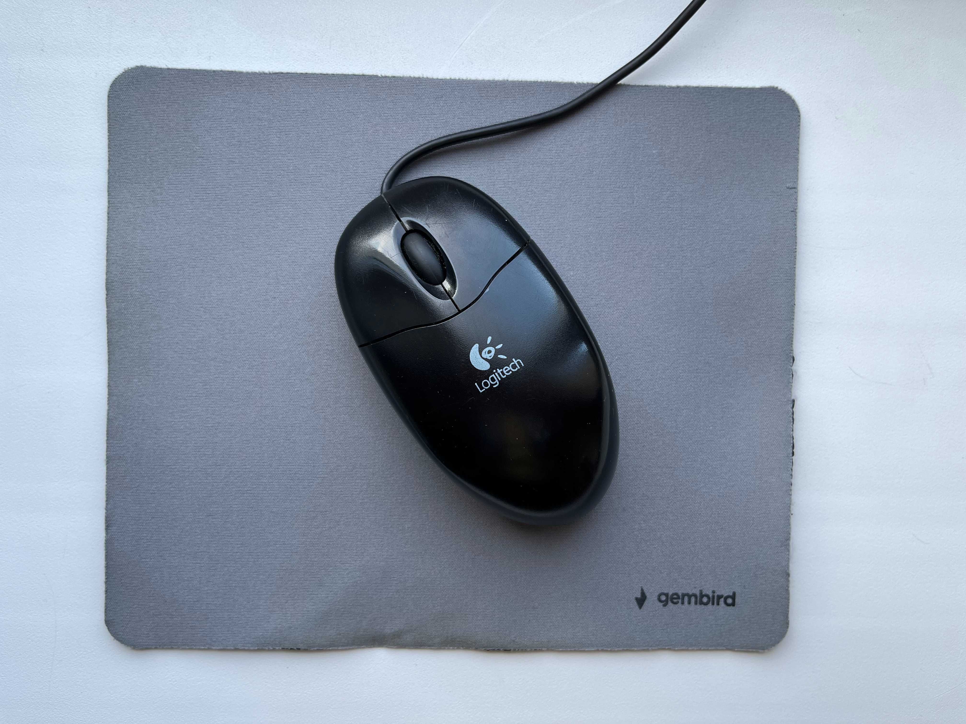 Мышка с ковриком Logitech PS/2
