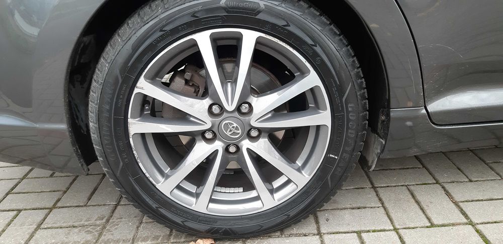 Opony zim. Goodyear UltraGrip Performance+ 215/55 R17 98VXL 8mm 1z4szt