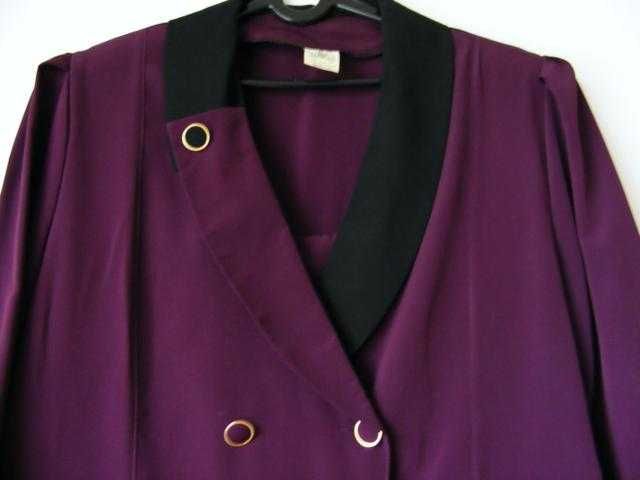 Garsonka - kostium czarno - śliwkowy R 40