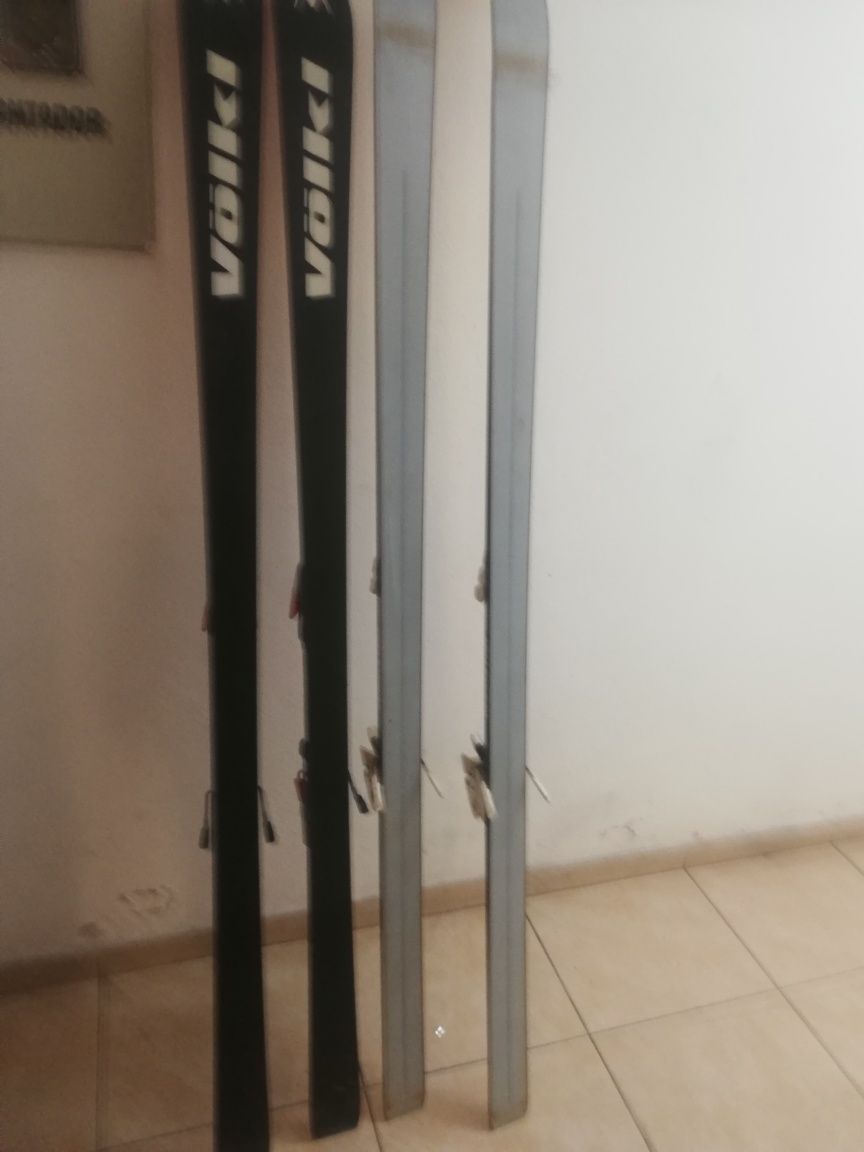 Skis de neve vintage does pares