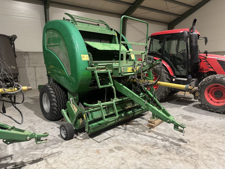 Dwie prasy MCHALE 640