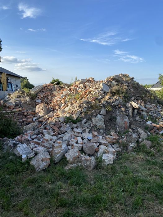 Gruz po rozbiurce budynku gospodarczego Bardzo Dużo