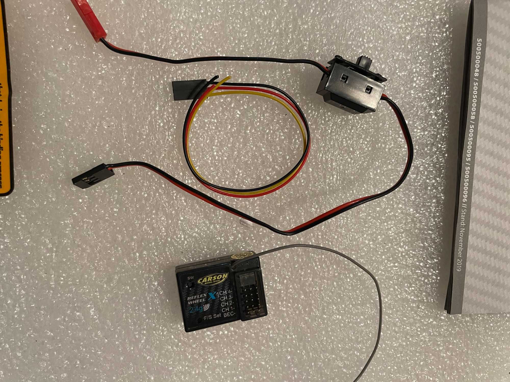 Carson Pilot z odbiornikiem FS Reflex X1 2-kanałowy + przełącznik