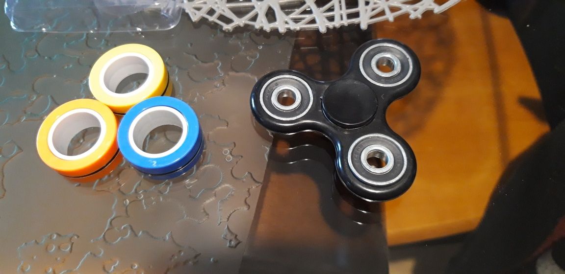 Spinner + Pierścienie  Magnetyczne Na Palce Rings 3 szt. gra