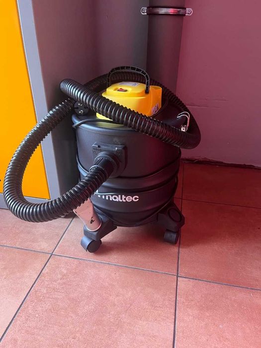 Пилосос промисловий. Пилосос для золи Maltec 1800W 18л (Польща)