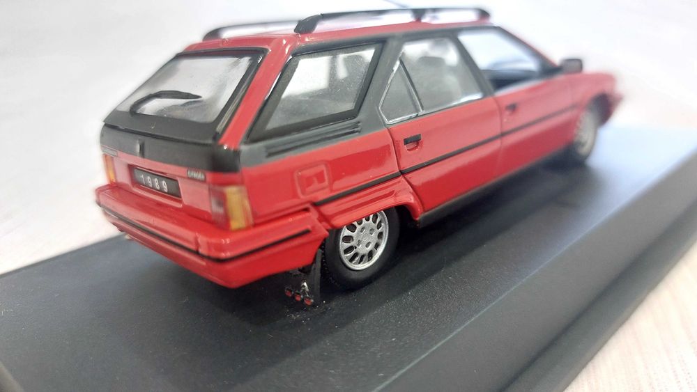 Miniaturas  Citroen Escala 1/43 e 1/24