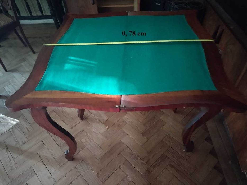 Mesa de jogo antiga dobrável em madeira maciça