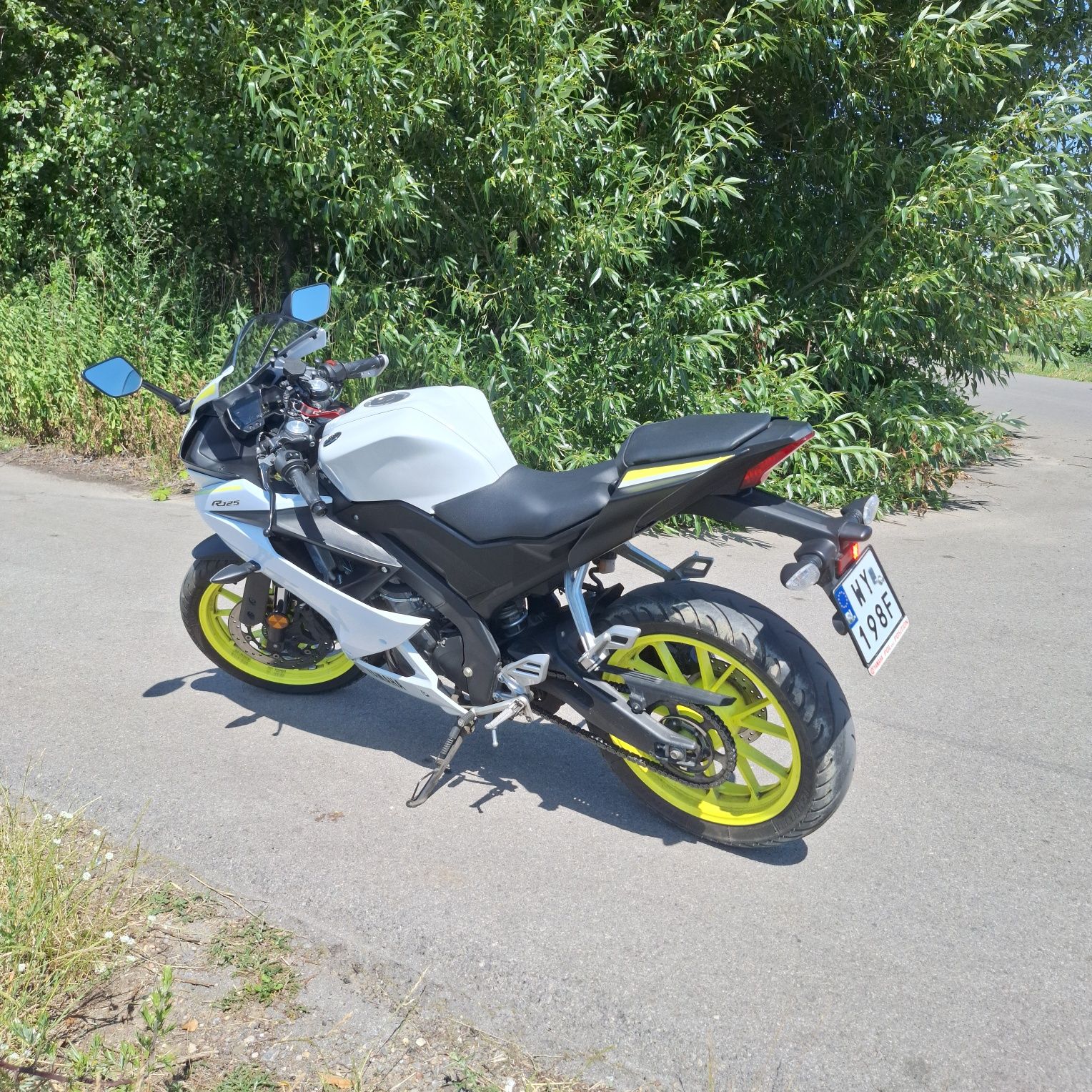 Yamaha yzf r125 z niskim przebiegiem