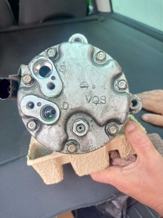 Компрессор кондиционера  VAG