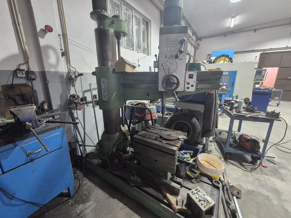 Engenho de furar radial