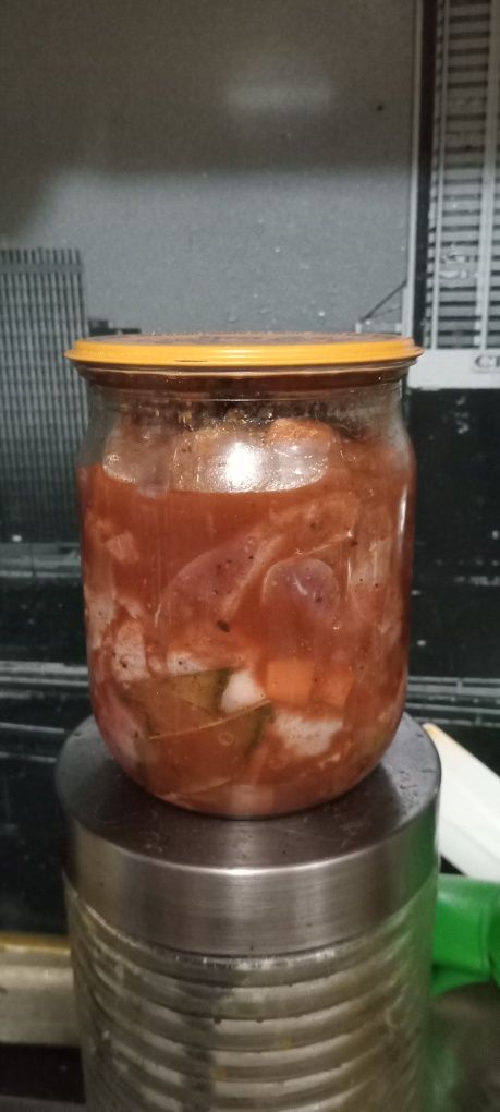 Куриные желудки с овощами в томатном соусе