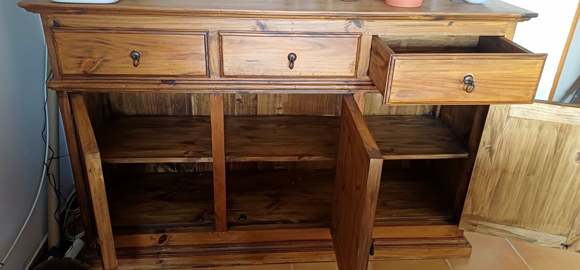 Móvel de sala, estilo Mexicano (original), em ótimo estado.
