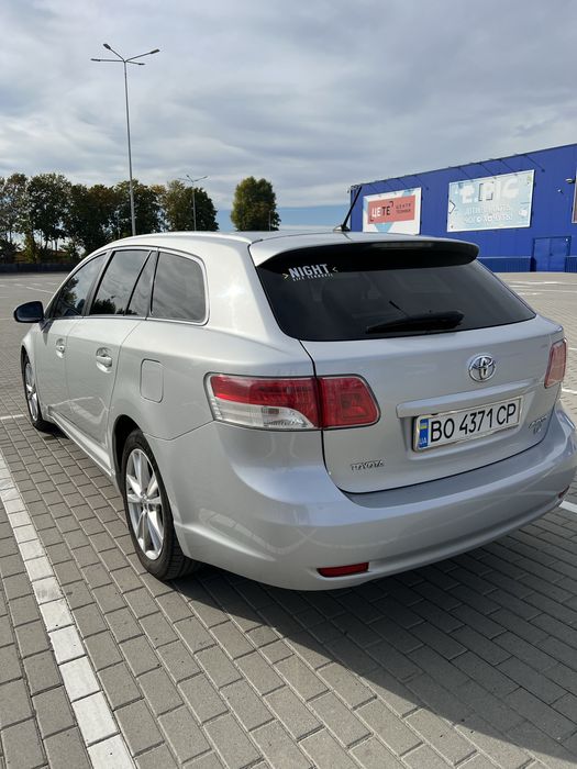 Продам тойоту авенсіс  в хорошому стані, детальна інформація по номеру