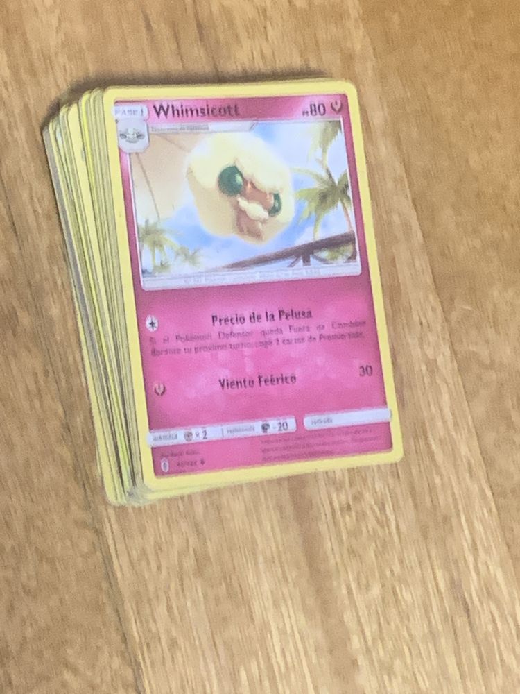 Caixa de cartas Pokémon Lunala