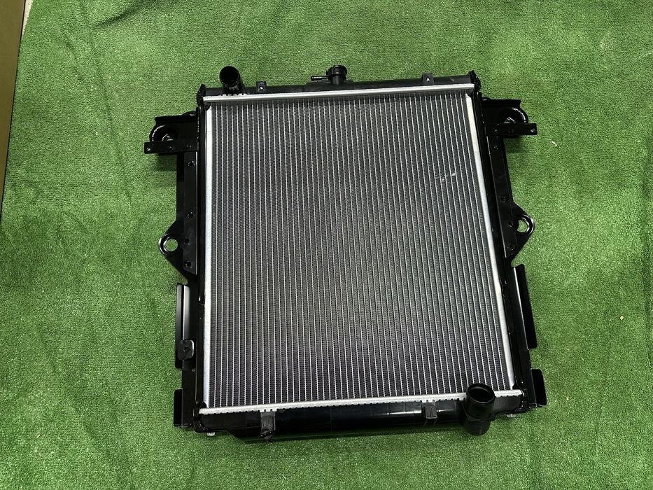 Радіатор Toyota Land Cruiser 70 series 76,78,79