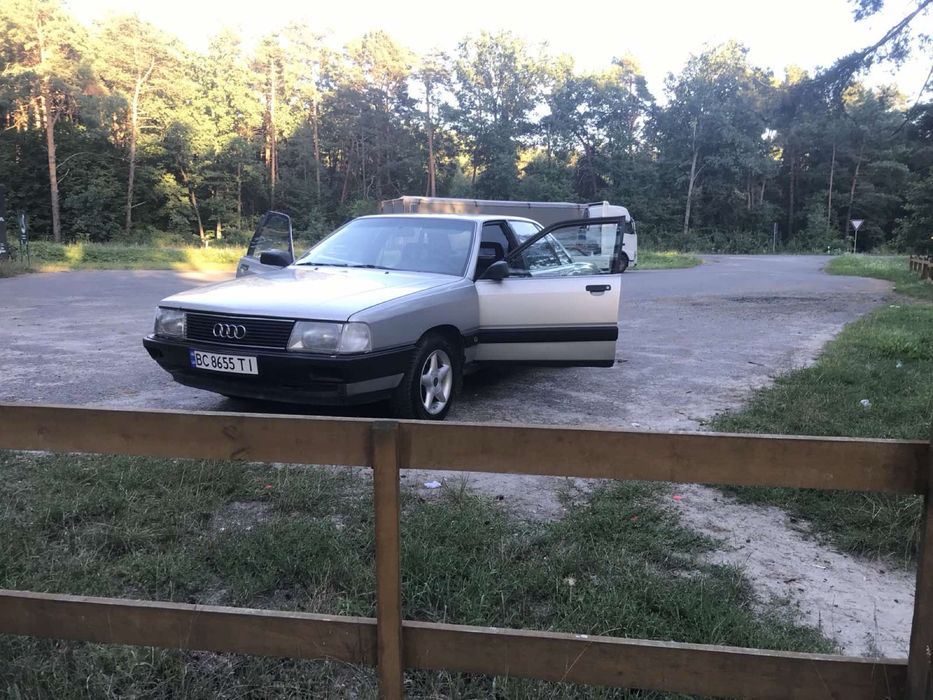Audi 100 C3 2.4D