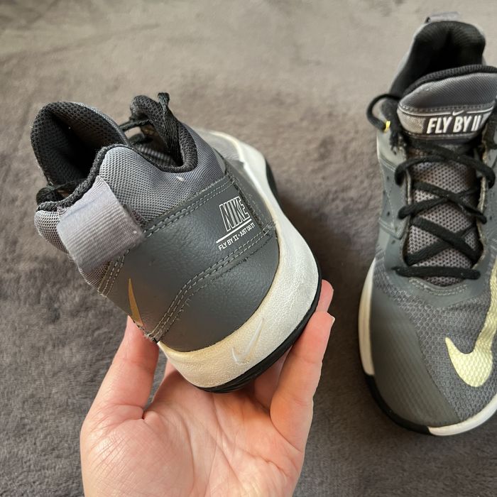 Чоловічі кросівки Nike fly BY 2. Р. 40.