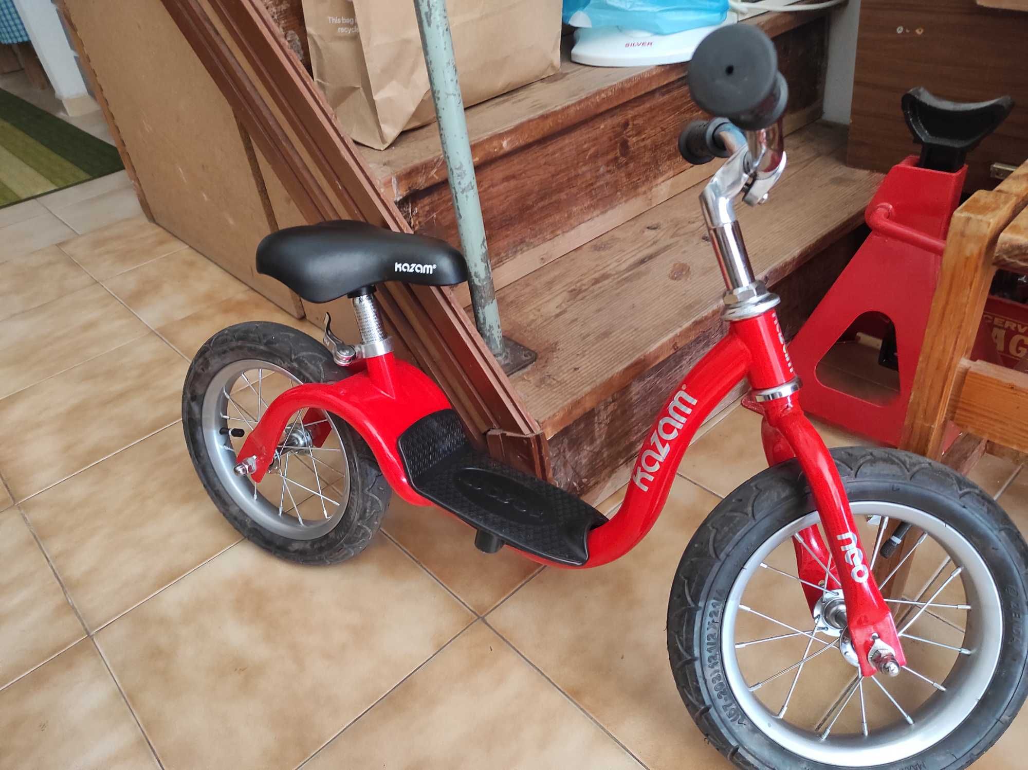 Bicicleta de equilíbrio, com pneu 12, como novo, baixa de preço