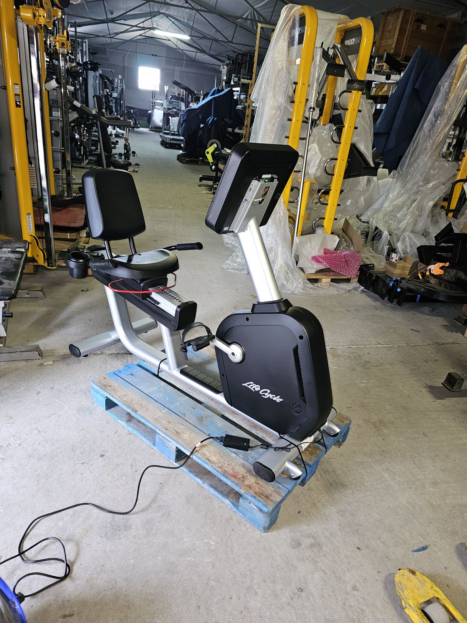 Rower Ppziomy  Life Fitness Recumbent Integrity  INRS SE3 Full HD