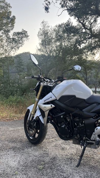 SUZUKI GSR 750 106cv