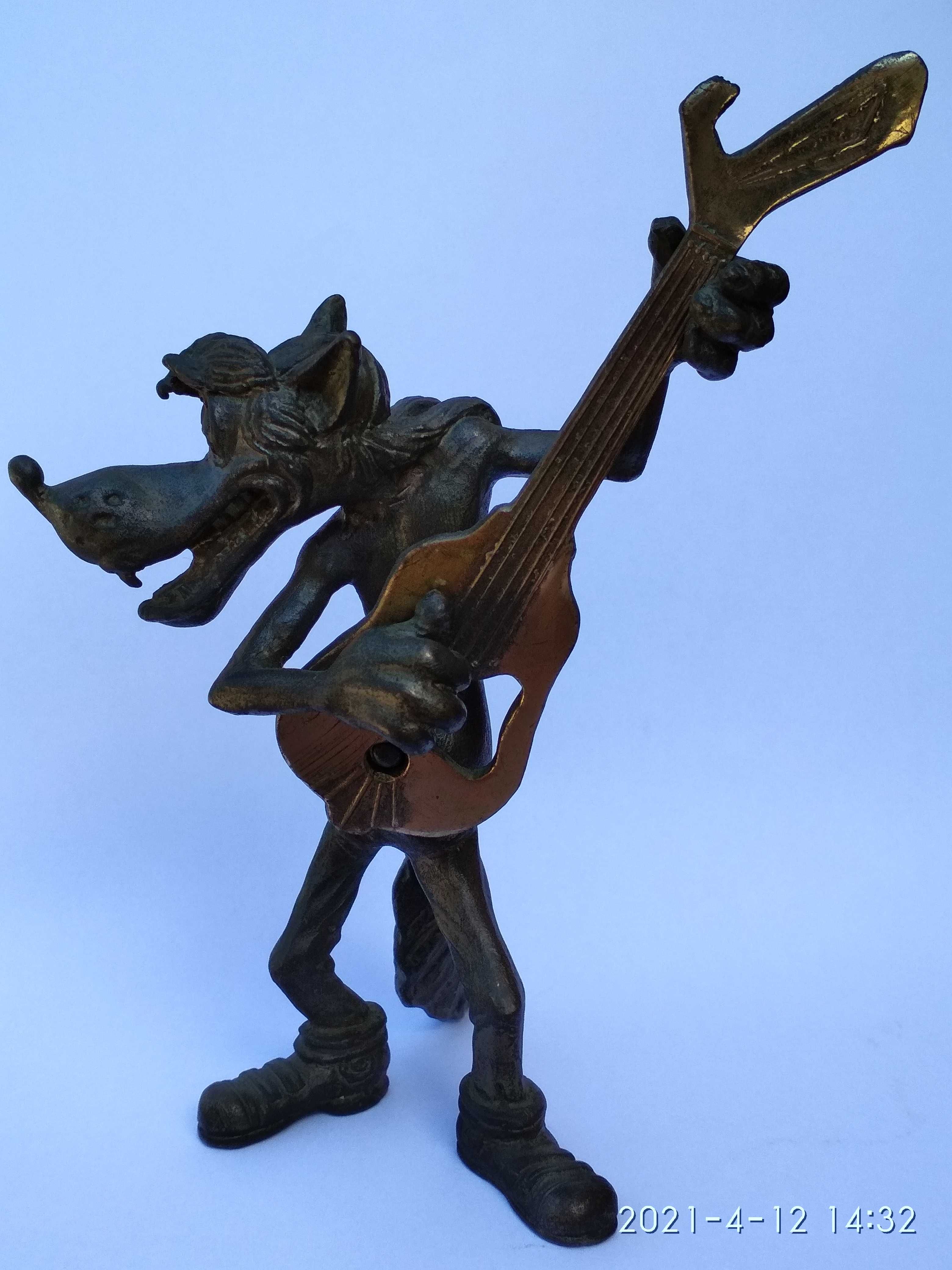 Статуетка бронзова "Вовк з гітарою".