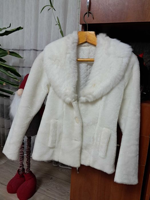 Шуба біла жіноча S