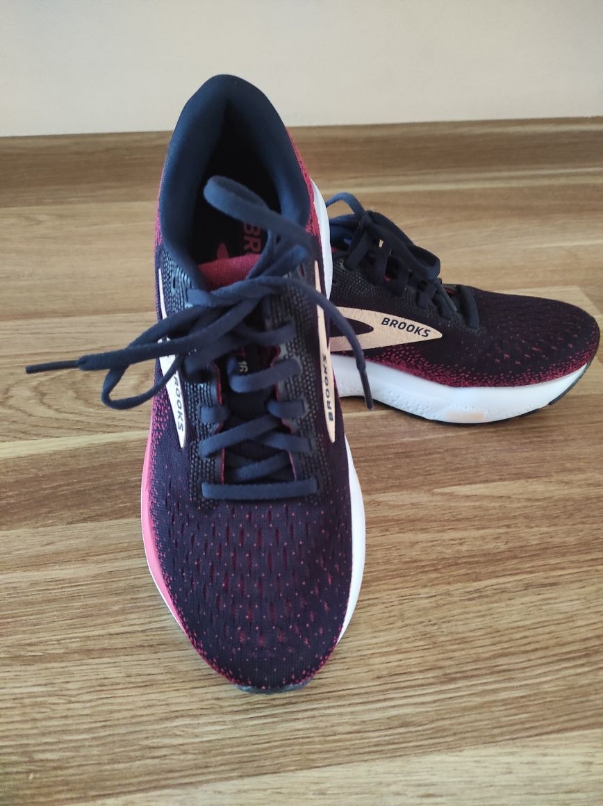 Жіночі кросівки Brooks Ghost 16