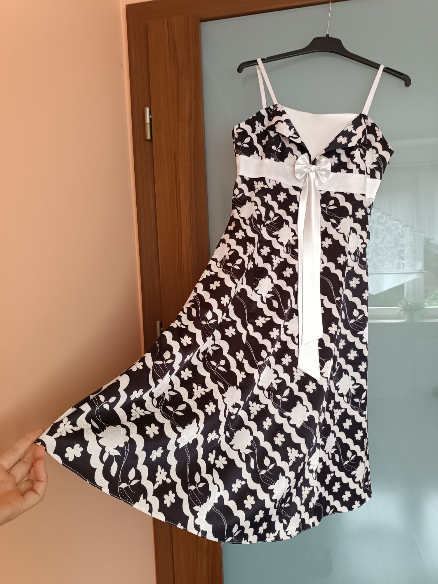 Sukienka roz. 36 + GRATIS