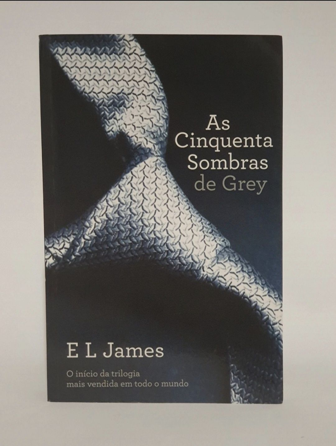 Livro As Cinquenta Sombras de Grey de E.L. James