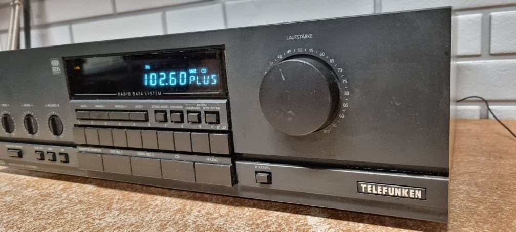 Amplituner stereo TELEFUNKEN HR-780