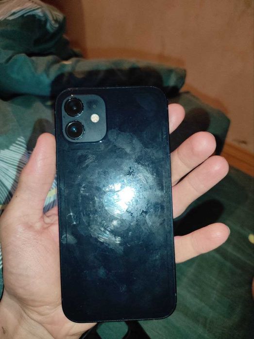 обменяю айфон 12 на 64 гб на андроид  продажа срочная!