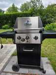 Grill gazowy Broil King Monarch 340 z kuchenką boczną