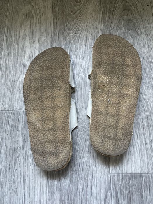 Шльопанці типу birkenstock