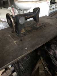 Maquina de costura muito antiga
