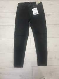 Spodnie jeans damskie