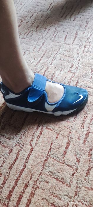 Продам сандали Nike air