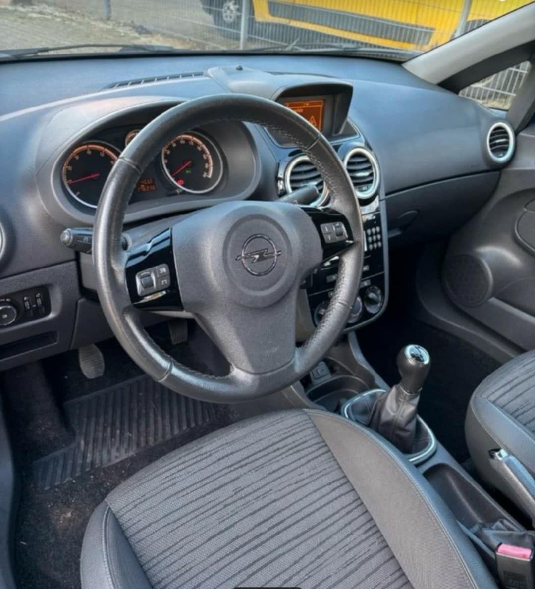 Opel Corsa 2014 Rok Benzyna