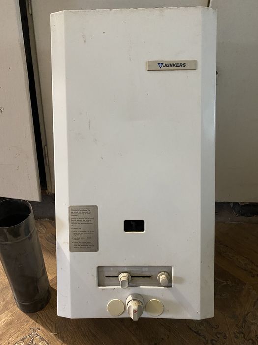 Конвектор (новий) 8 тис. та газова колонка Junkers,б.у. 2 тис.