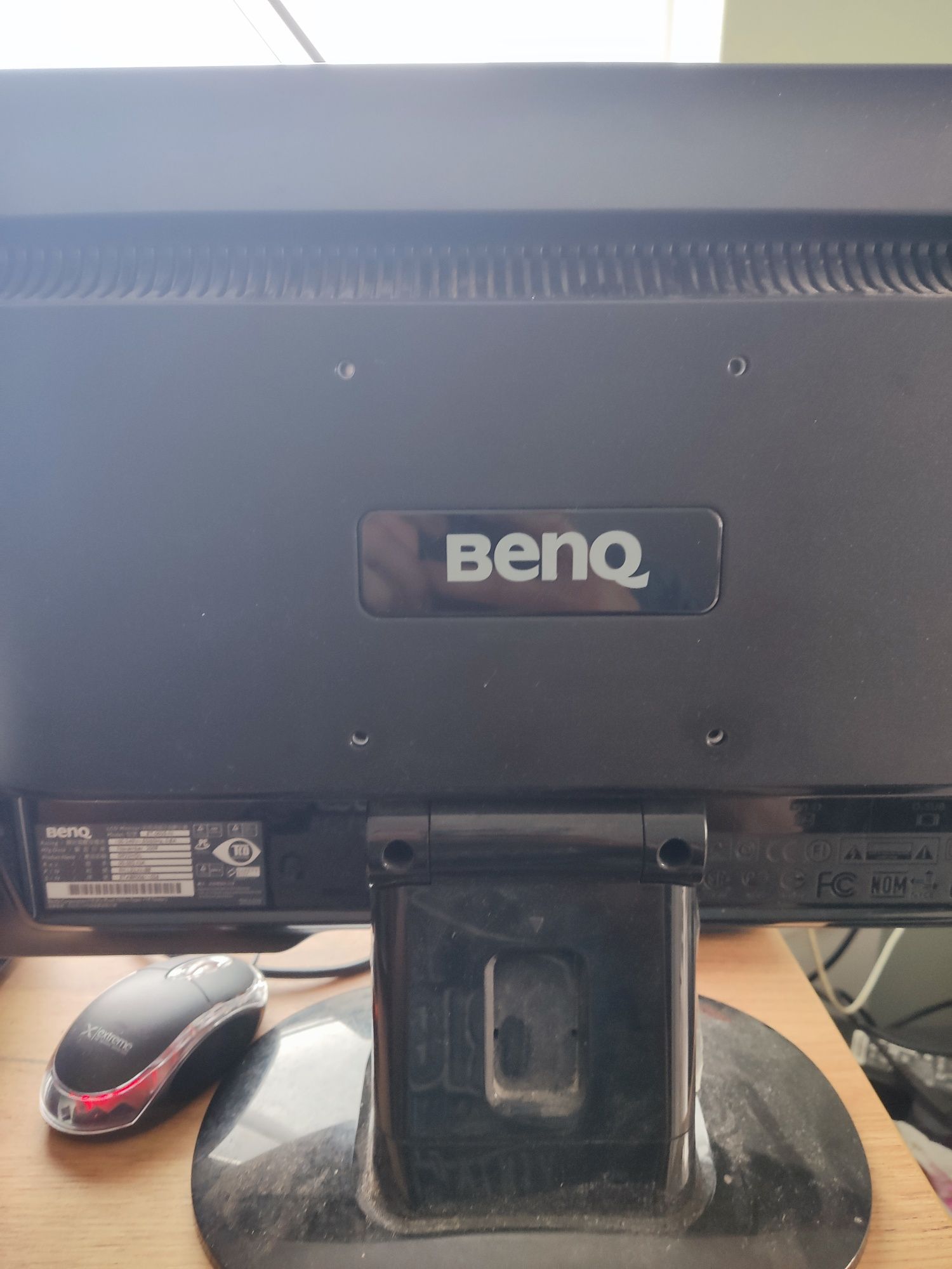 BENQ 19"             .