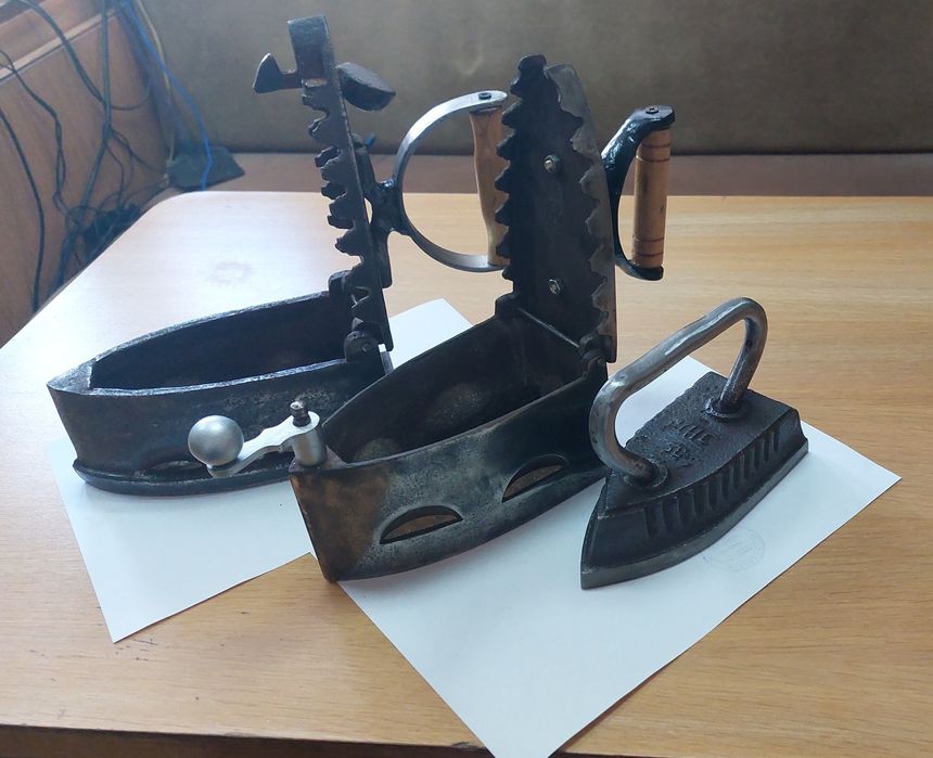 Утюг угольный антикваріат