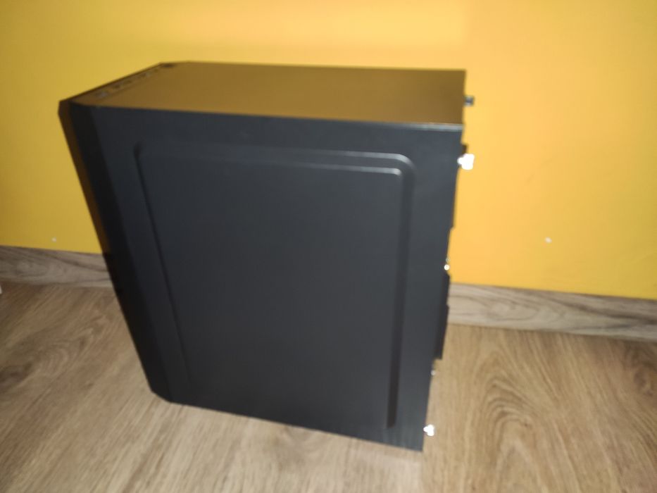 Komputer do gier RGB Intel i5 16GB RTX 2060 SSD 512GB